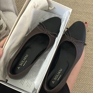 A. Soliani Women's Black and Chocolate Brown Ballet Flats